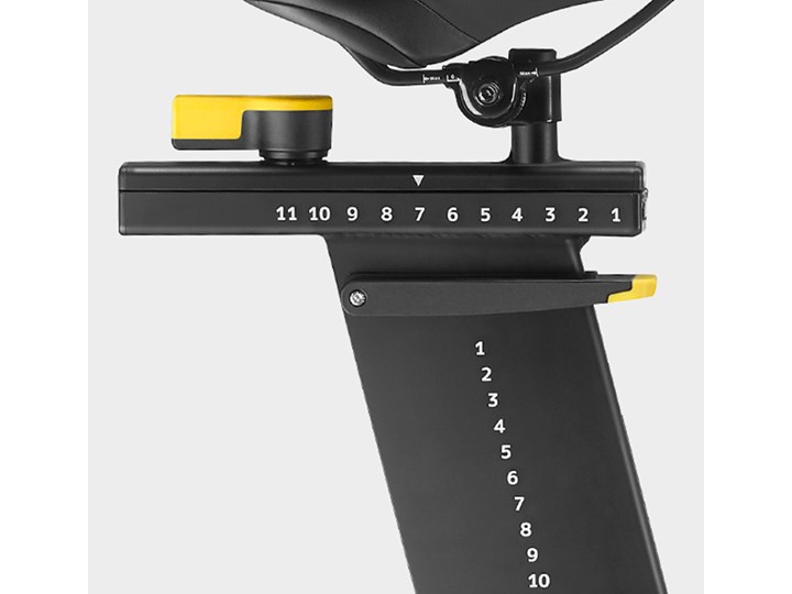 TECHNOGYM BIKE - Licencja Revolution i 1Rebel 12 miesięcy / Hantle 1,5 kg Kategoria Rowerki stacjonarne
