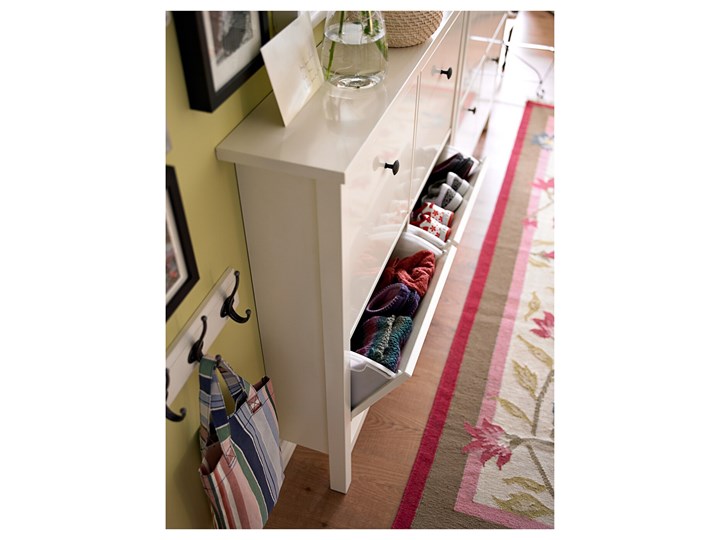 IKEA HEMNES Szafka na buty, 4 przegrody, biały, 107x22x101 cm Płyta laminowana Płyta meblowa Kategoria Szafki i regały Płyta MDF Głębokość 22 cm Szerokość 107 cm Tworzywo sztuczne Drewno Styl Tradycyjny